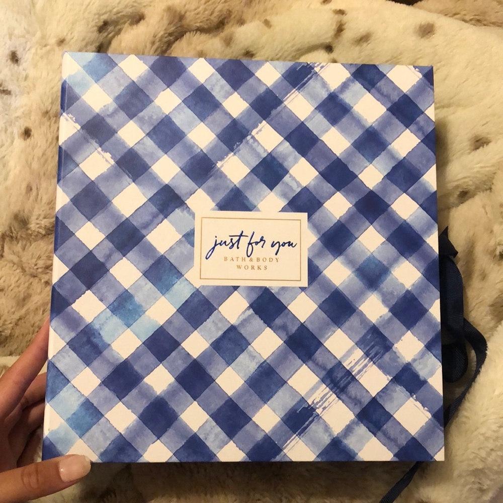 Bath and body works set on the smell gingham